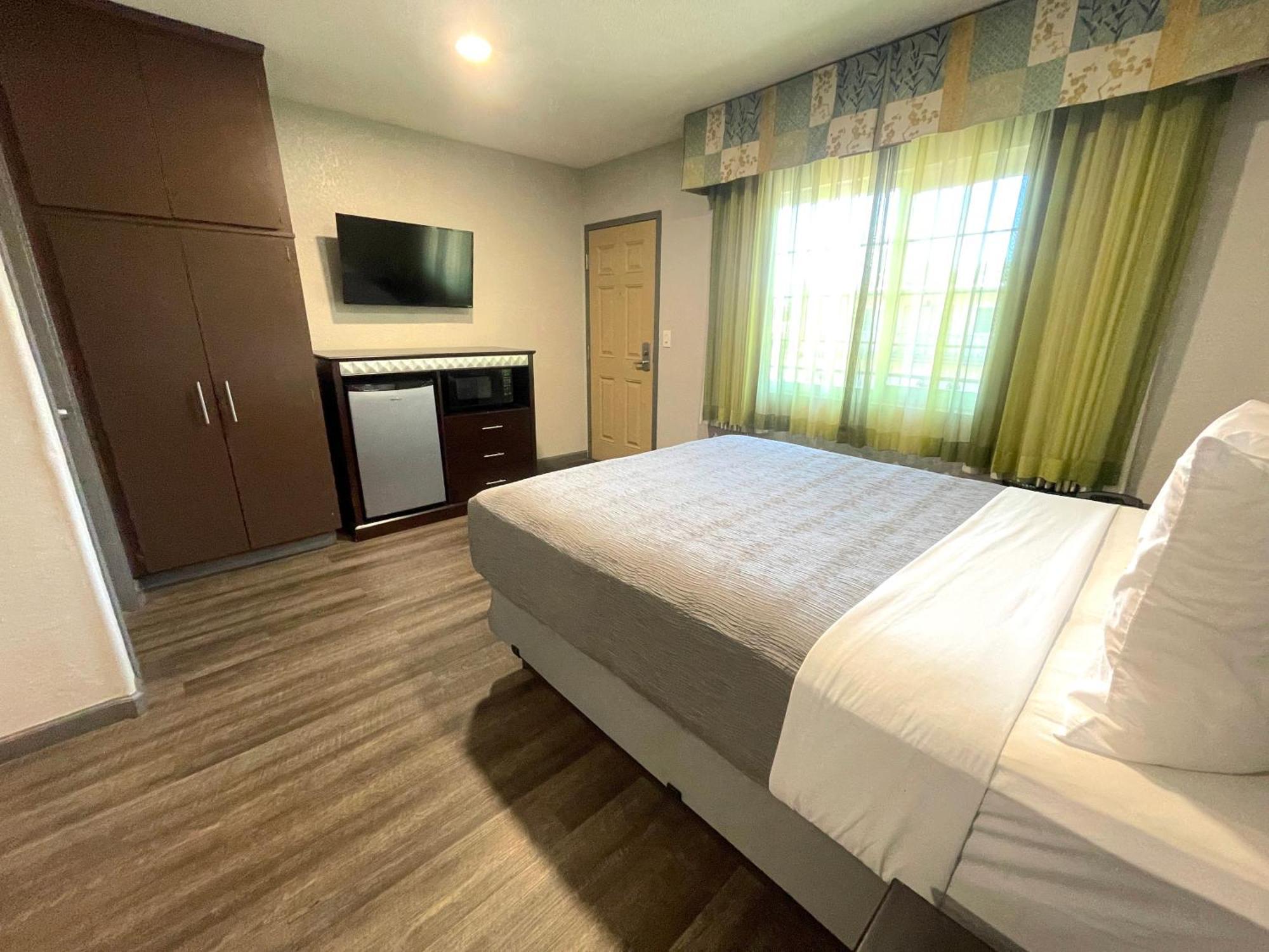 Sequoia Motel Фресно Екстериор снимка